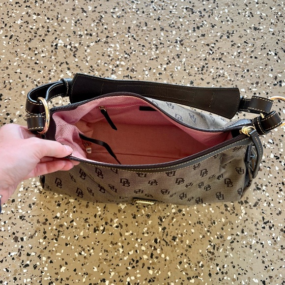 Vintage Dooney & Bourke Logo Pattern Handbag - Picture 3 of 6